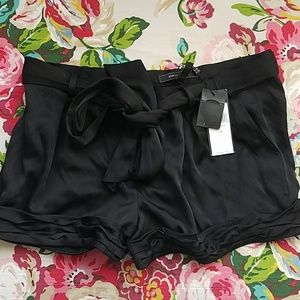 BCBGMaxAzaria Black Shorts Sz 6 NWT